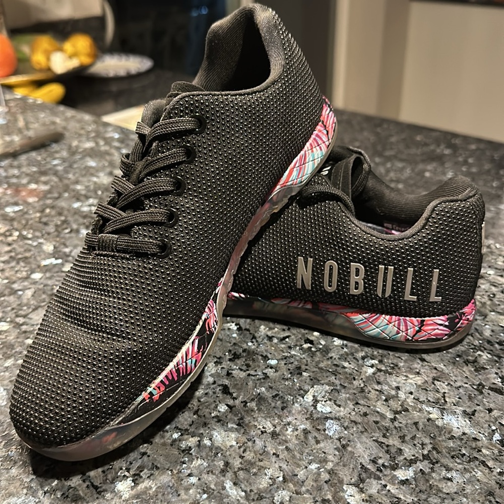 NOBULL weight lifting/hiit shoe, great shoe to make the best of your workout
